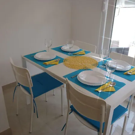 Lemon Tree Apartment Split