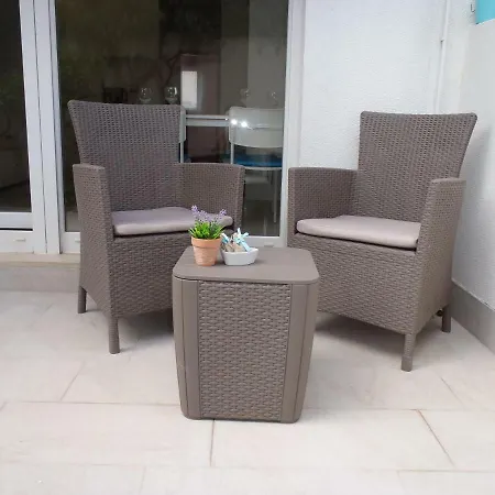 Lemon Tree Apartment