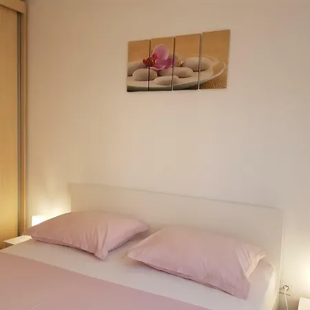 Lemon Tree Apartment